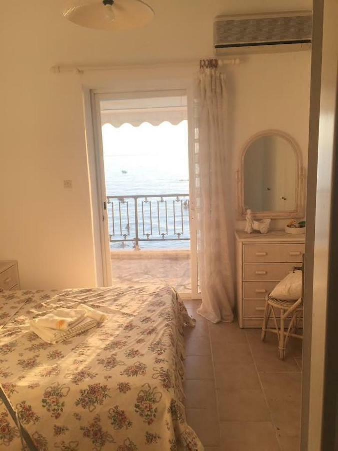 Seafront Maisonette In Fourka Exterior photo