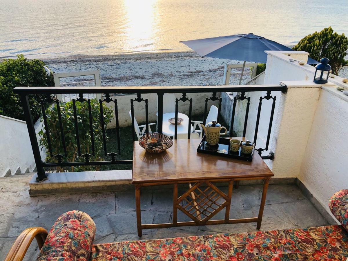 Seafront Maisonette In Fourka Exterior photo
