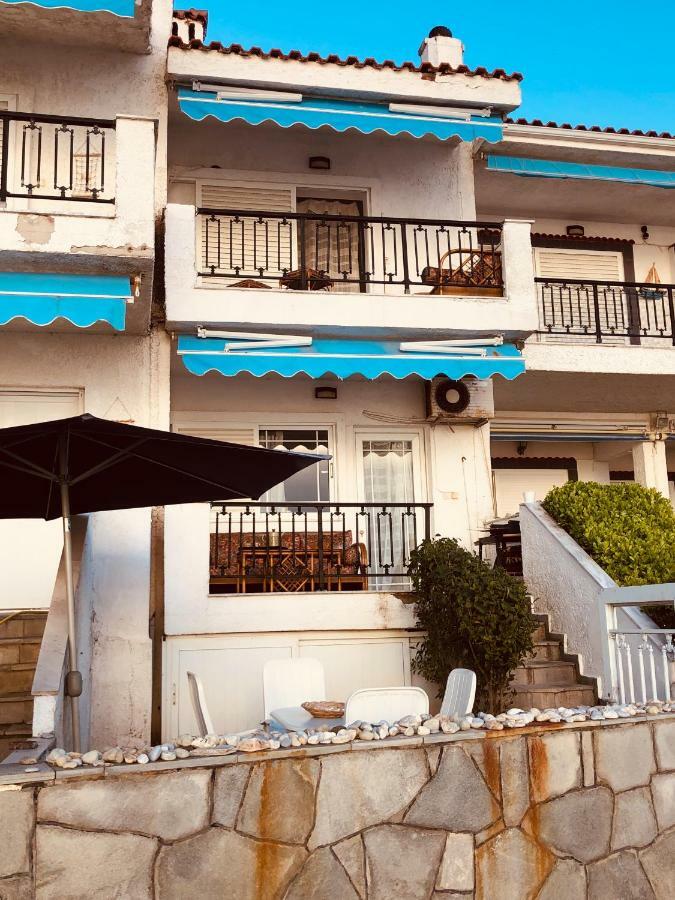 Seafront Maisonette In Fourka Exterior photo