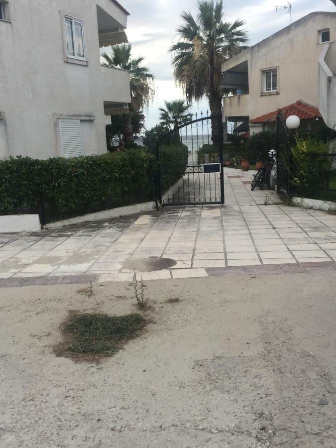 Seafront Maisonette In Fourka Exterior photo